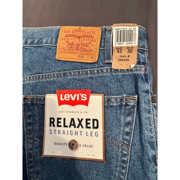 Levi’s Relaxed Straight Leg NWT 42x30 - Picture 3 of 5